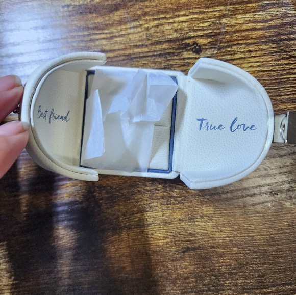Kay Jewelers ever us ring box - empty - Picture 4 of 4